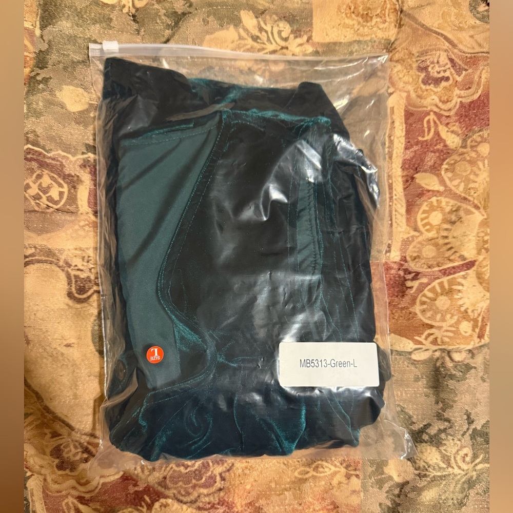 NWOT Emerald Green Velvet Women's Vest - Picture 5 of 7